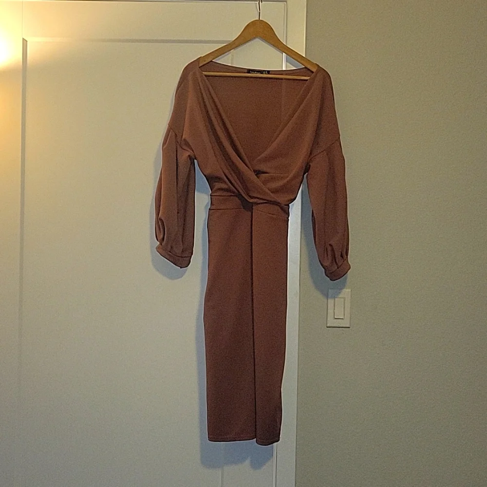 Dress - Picture 1 of 3